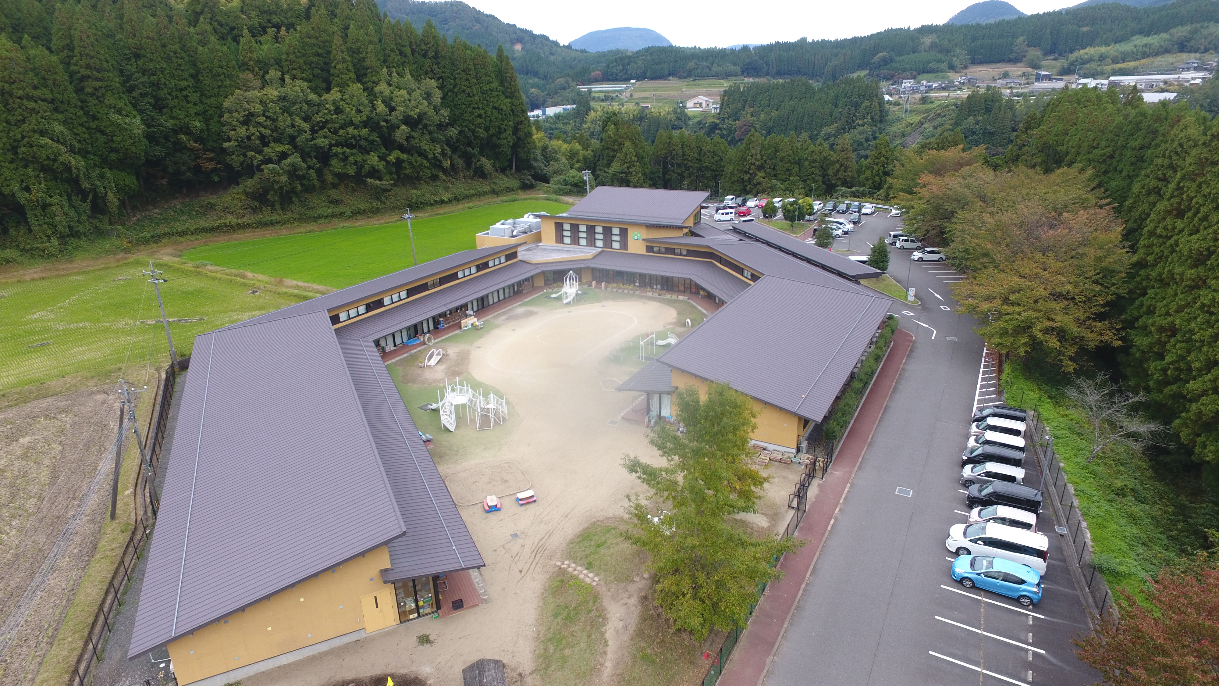 九重町立ここのえみつばこども園